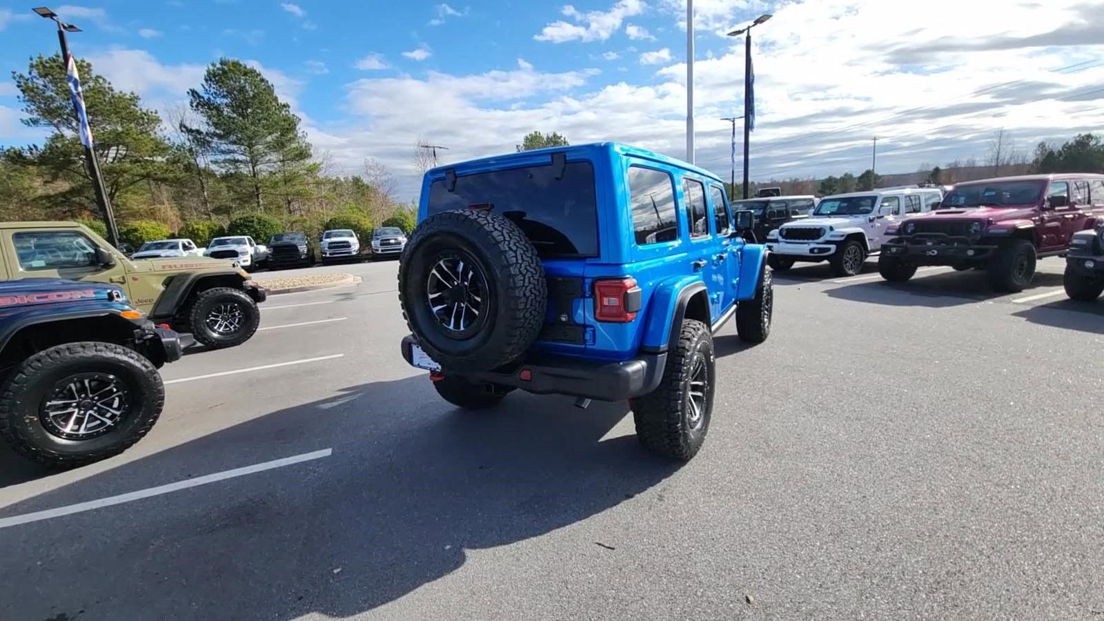 Used 2025 Jeep Wrangler Unlimited Rubicon image 4