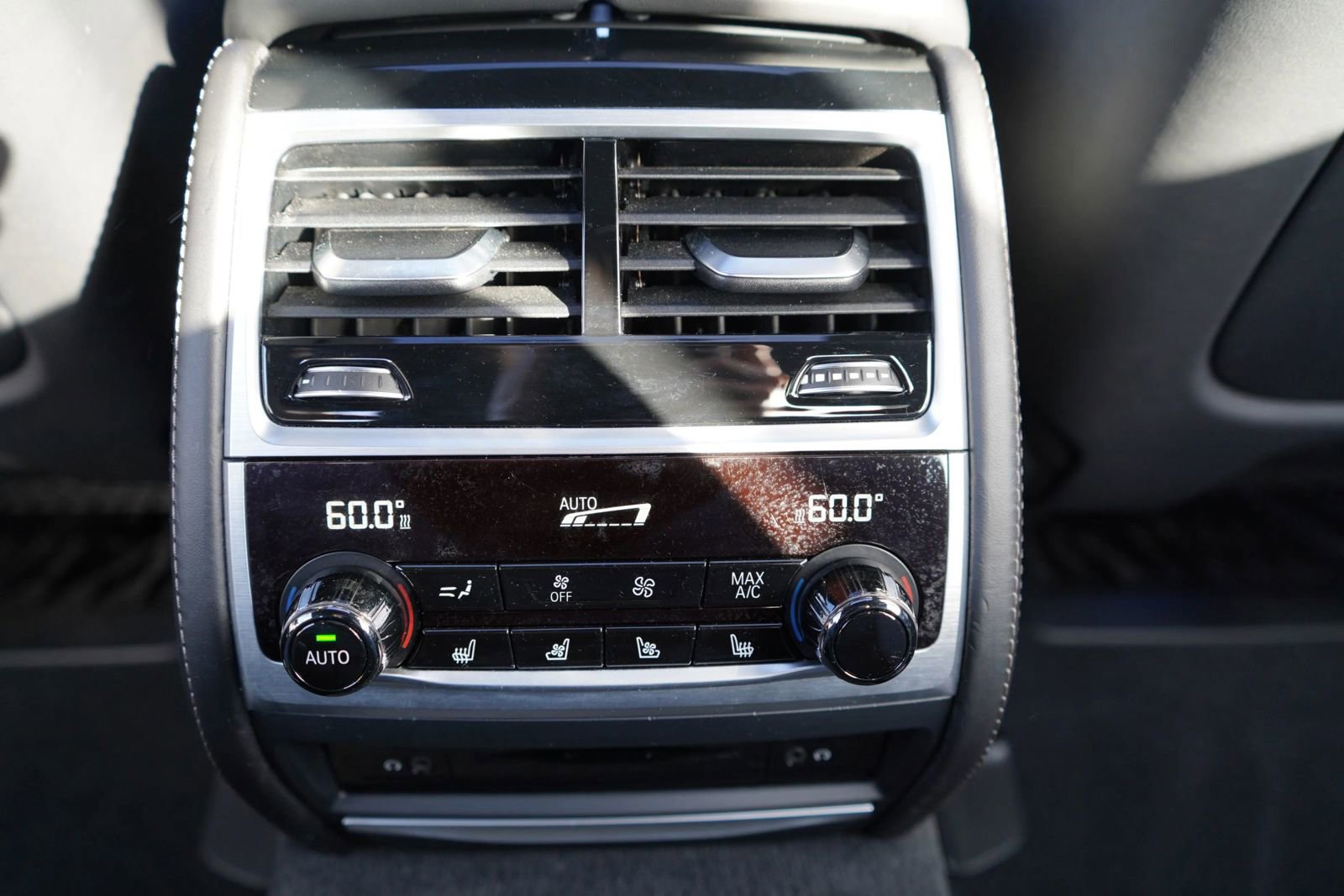 Used 2018 BMW 750i image 21