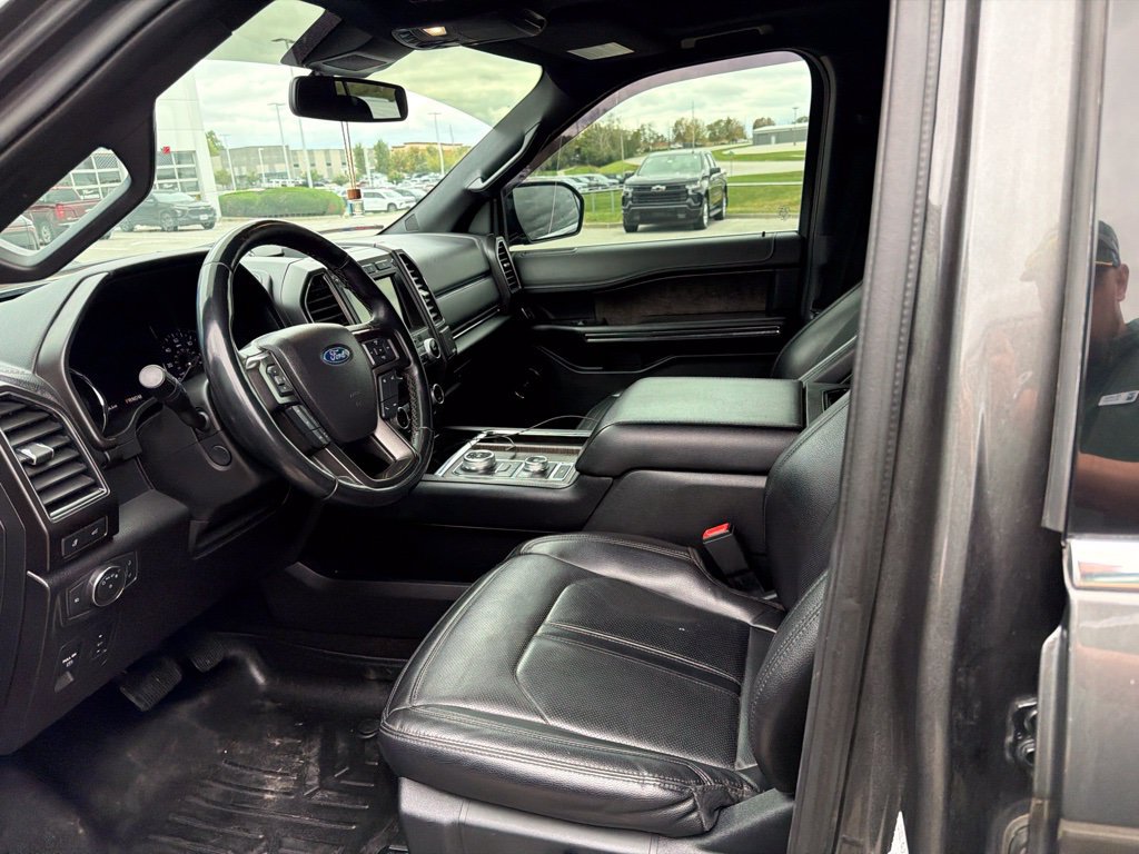 Used 2021 Ford Expedition Limited AWD/4WD image 5