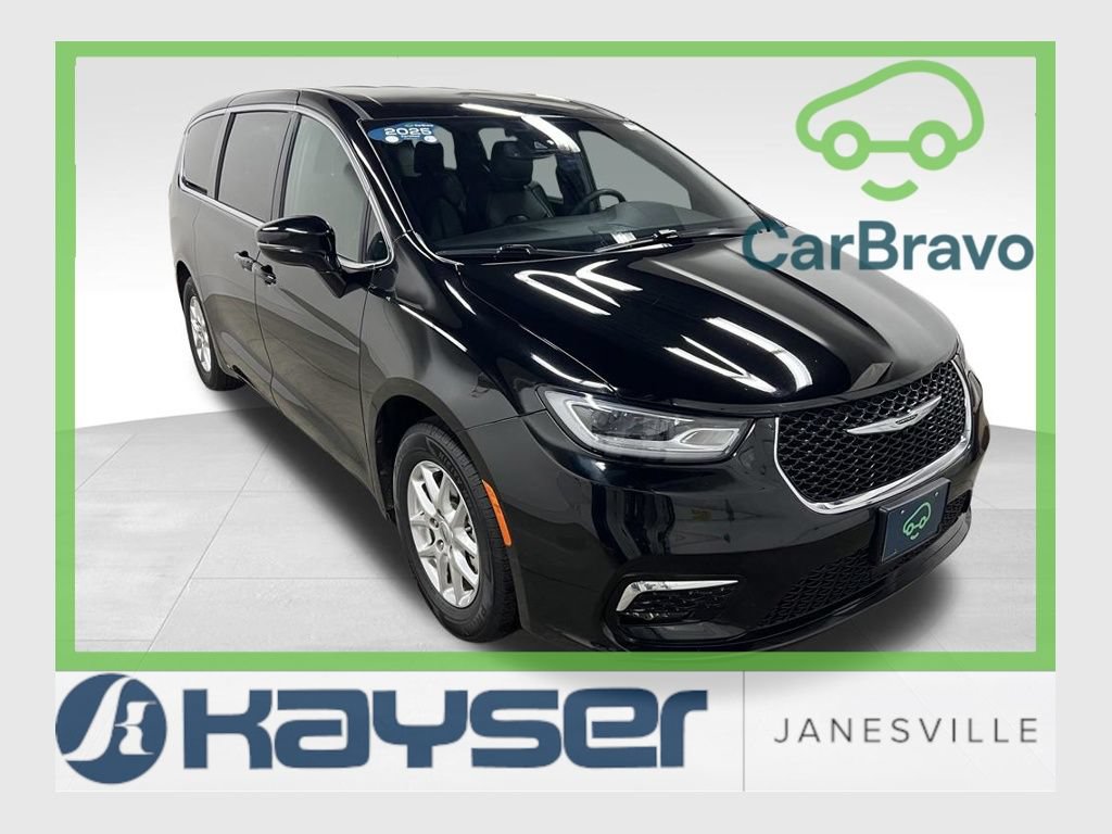 Used 2025 Chrysler Pacifica Select