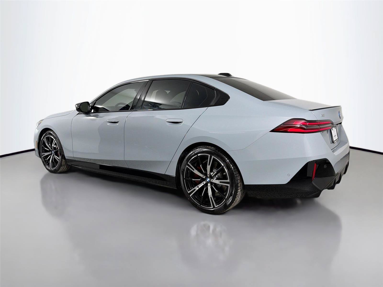 New 2026 BMW i5 M60 w/ Executive Package AWD/4WD image 7