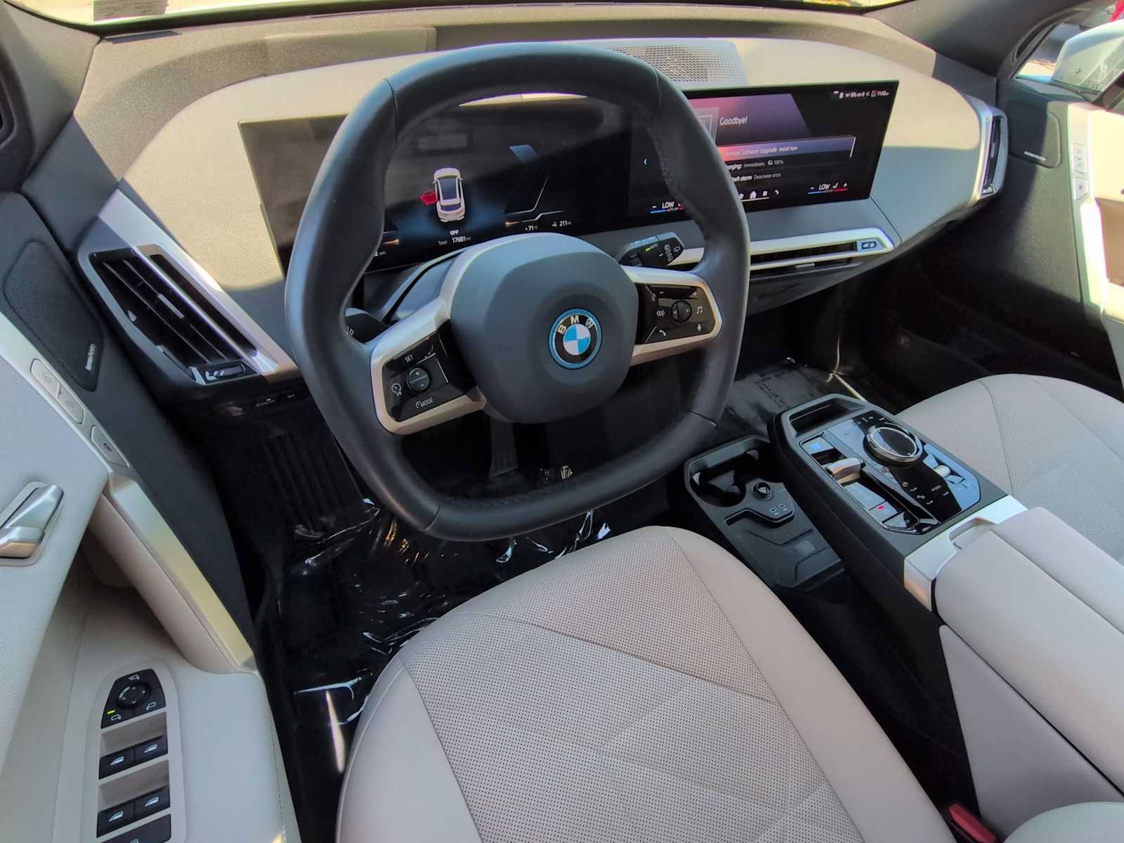 Certified 2024 BMW iX xDrive50 w/ Sport Package AWD/4WD image 10