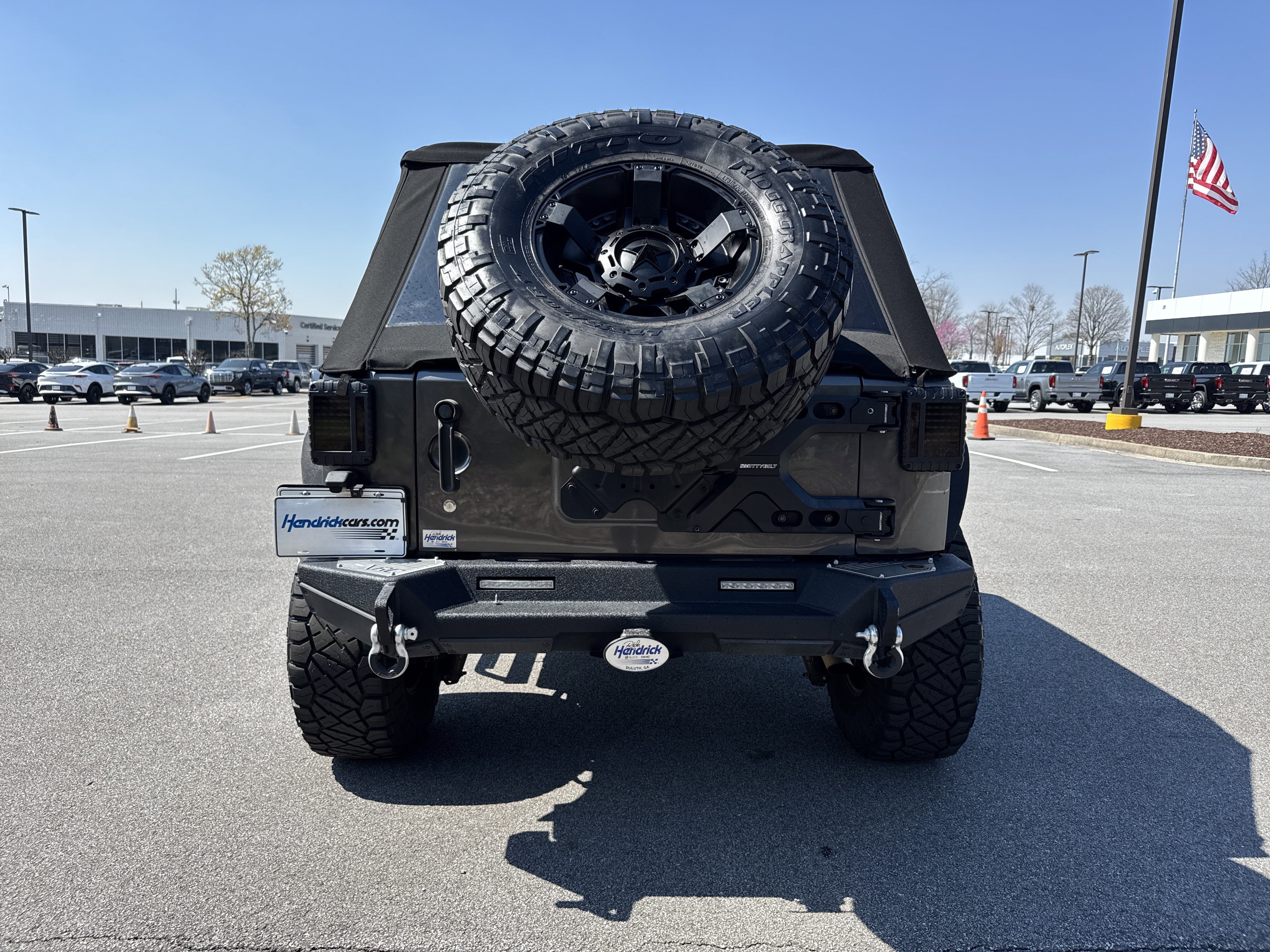 Used 2018 Jeep Wrangler Unlimited Sport w/ Connectivity Group image 9