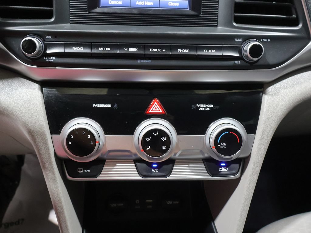 Used 2019 Hyundai Elantra SE FWD image 26