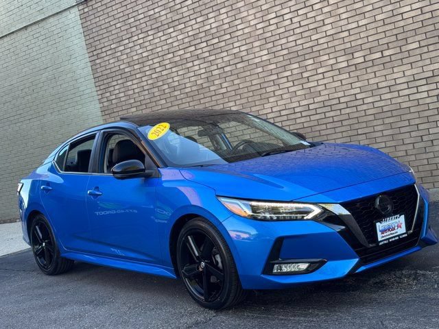 Used 2022 Nissan Sentra SR w/ SR Premium Package FWD image 2