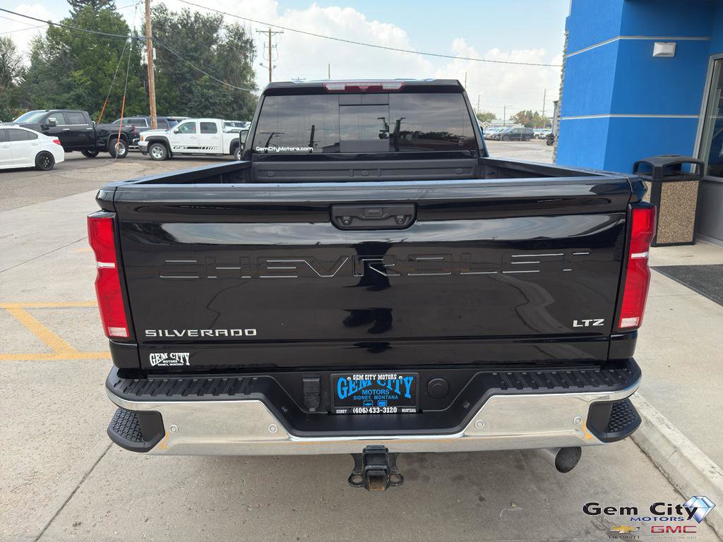 Used 2024 Chevrolet Silverado 2500 LTZ w/ LTZ Convenience Package image 6