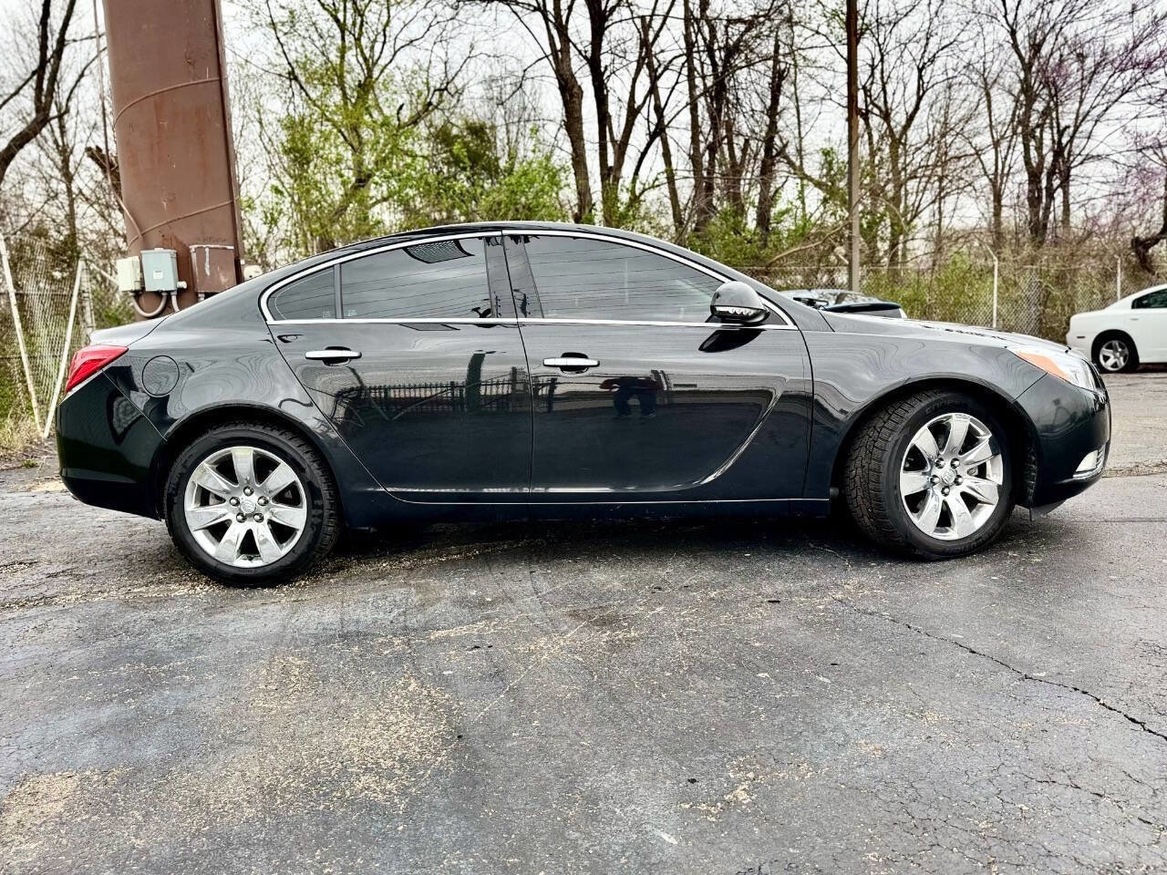 Used 2013 Buick Regal Premium FWD image 2