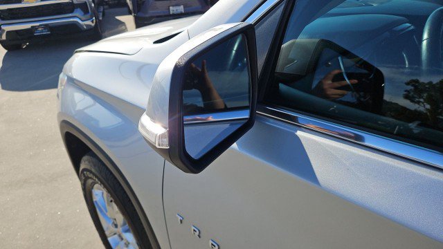 Used 2021 Chevrolet Traverse LT FWD image 19