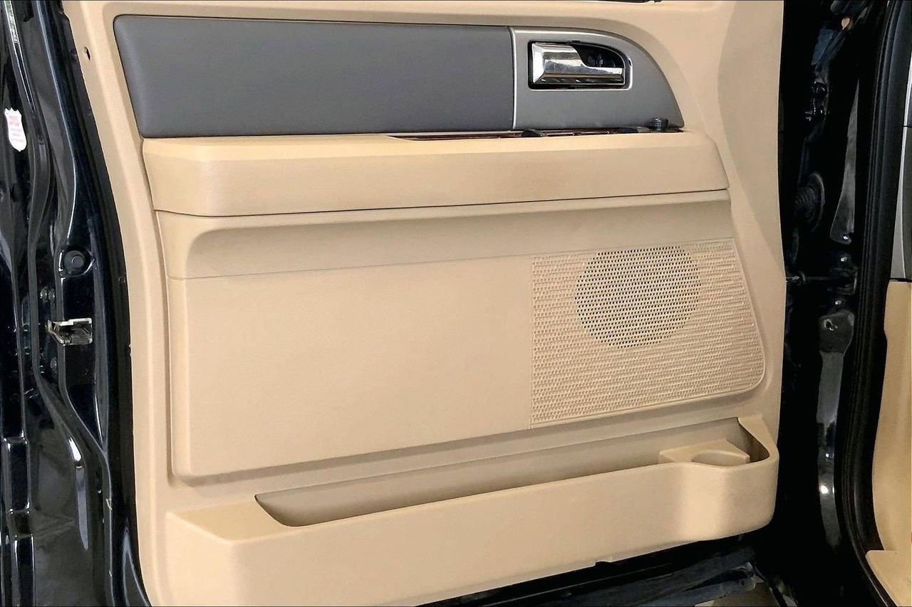 Used 2013 Ford Expedition XLT RWD image 24