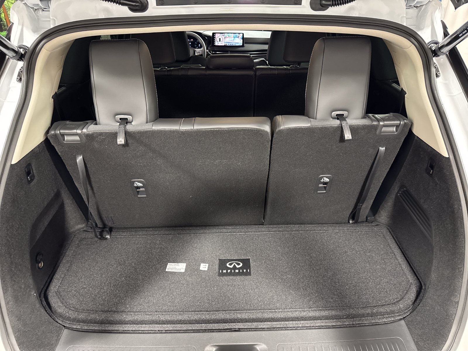 New 2027 INFINITI QX60 Luxe w/ Cargo Package AWD/4WD image 25