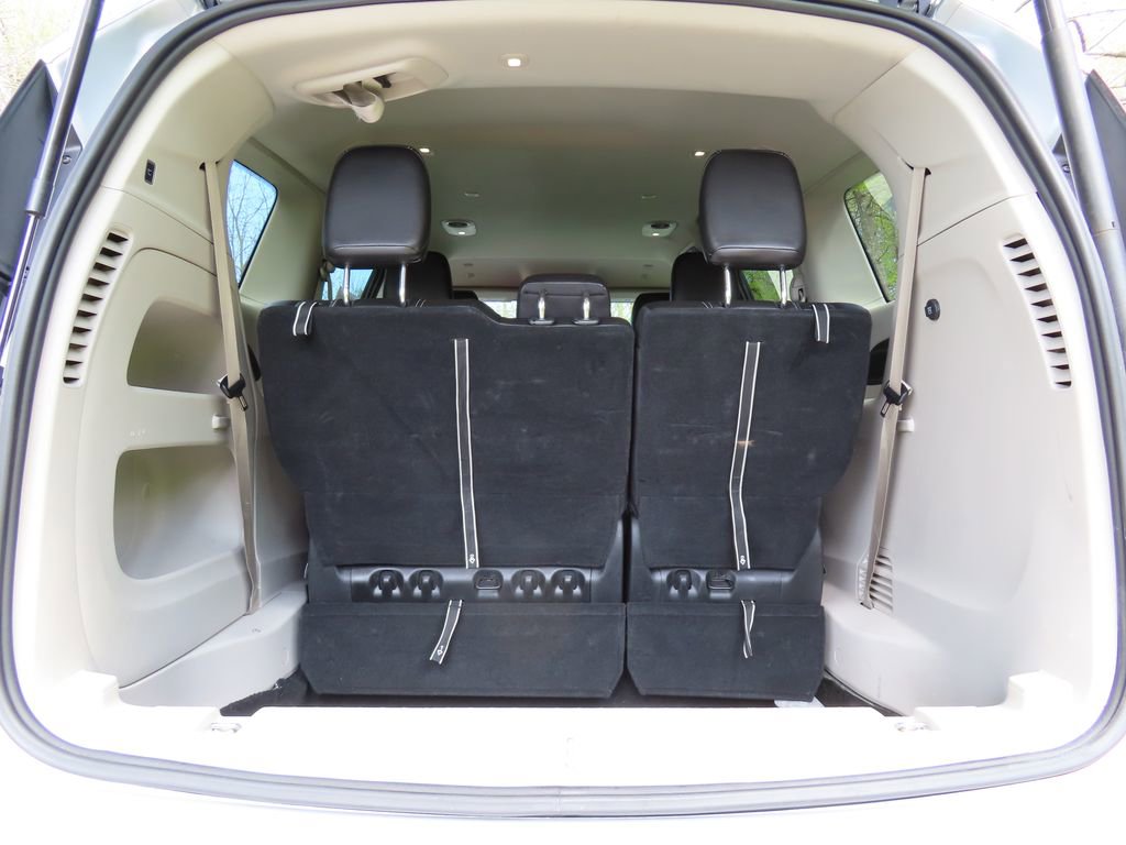 Certified 2024 Chrysler Pacifica Touring-L FWD image 14
