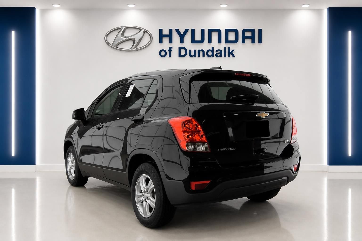 Used 2019 Chevrolet Trax LS w/ Tint and Cruise Package AWD/4WD image 4