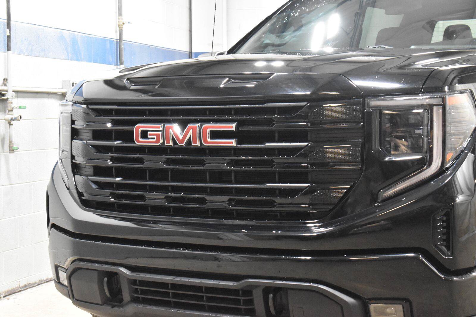 Used 2024 GMC Sierra 1500 Elevation AWD/4WD image 28