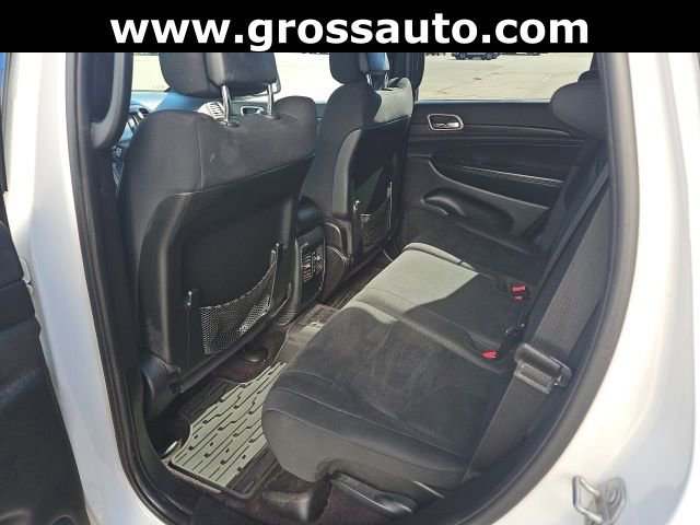Used 2017 Jeep Grand Cherokee Laredo AWD/4WD image 23