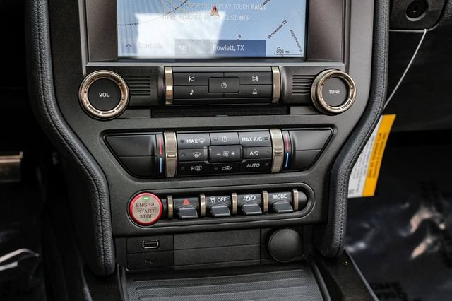 Used 2020 Ford Mustang Shelby GT500 w/ Carbon Fiber Track Pack RWD image 29