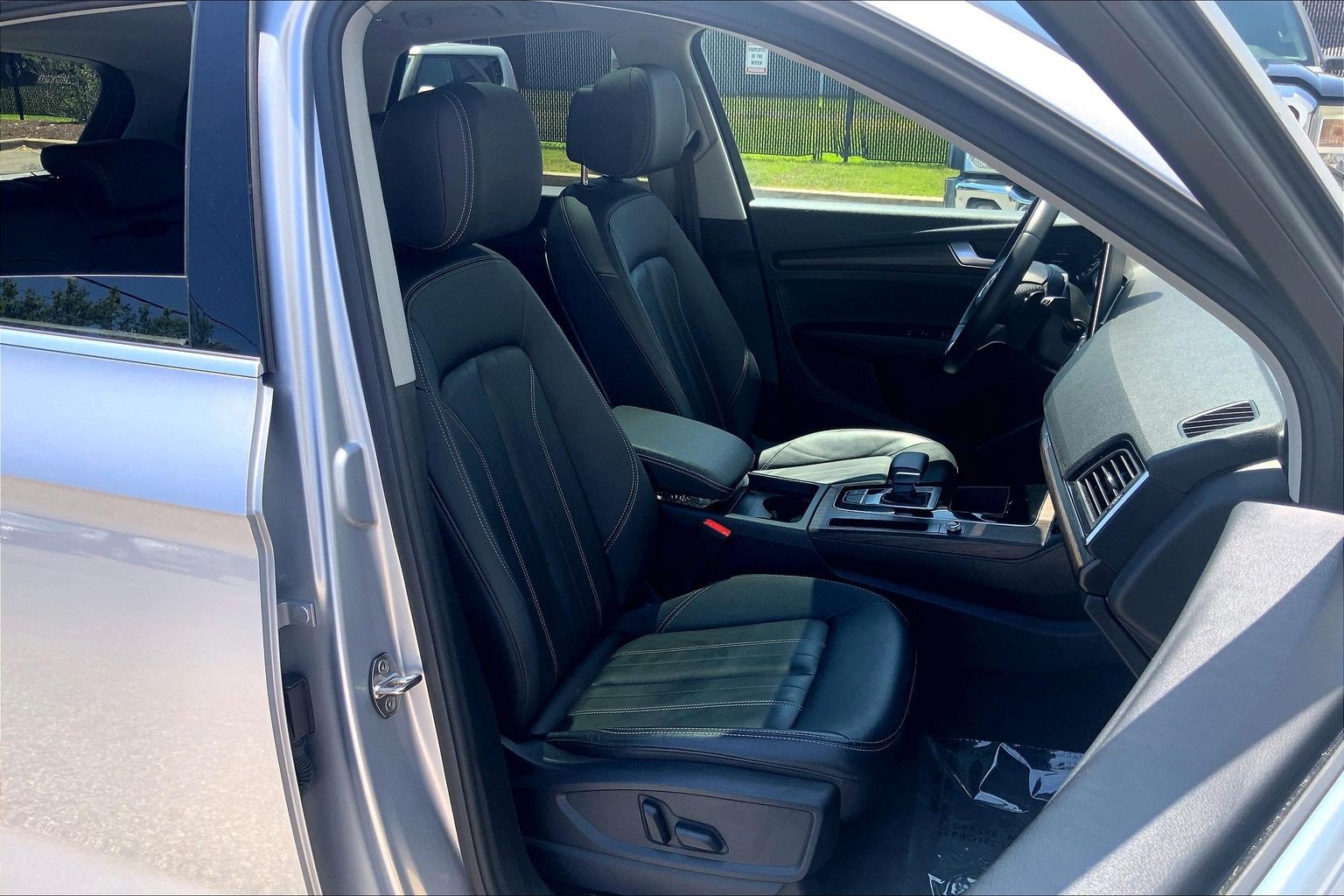 Used 2023 Audi Q5 2.0T Premium w/ Convenience Package AWD/4WD image 9