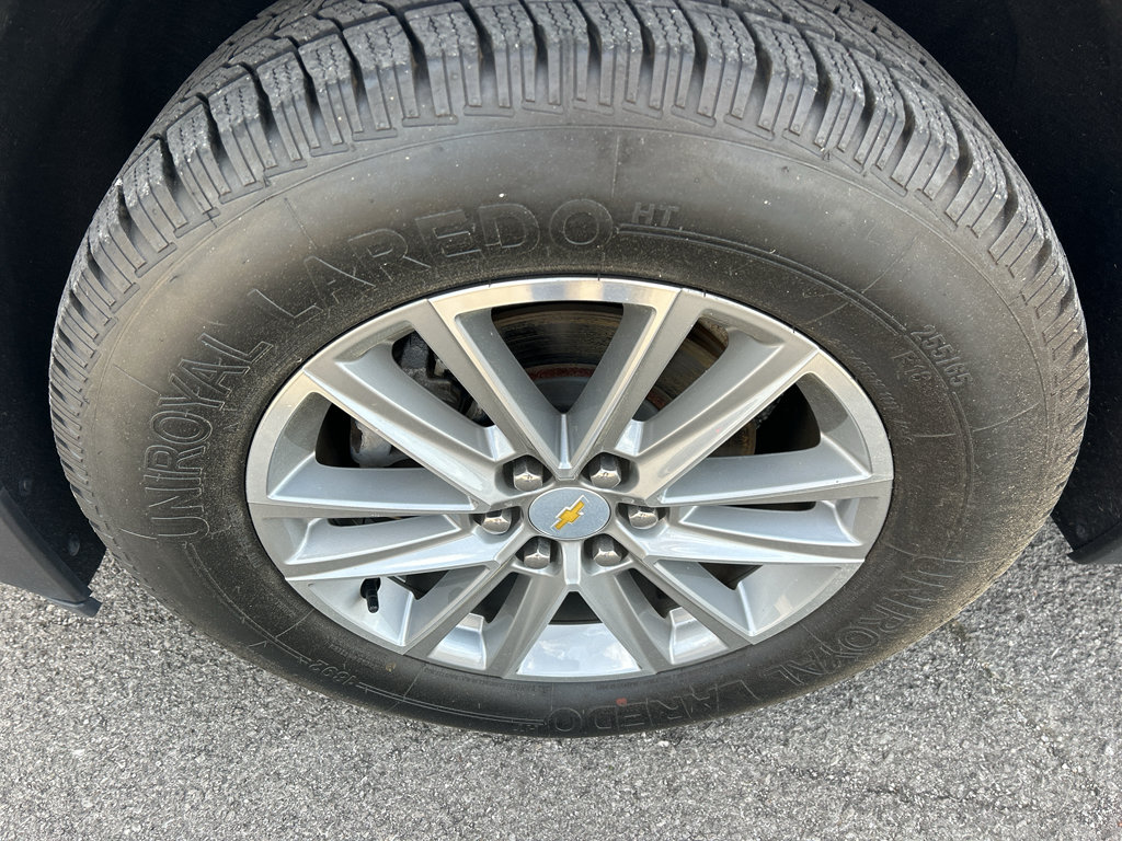 Used 2022 Chevrolet Traverse LT FWD image 10