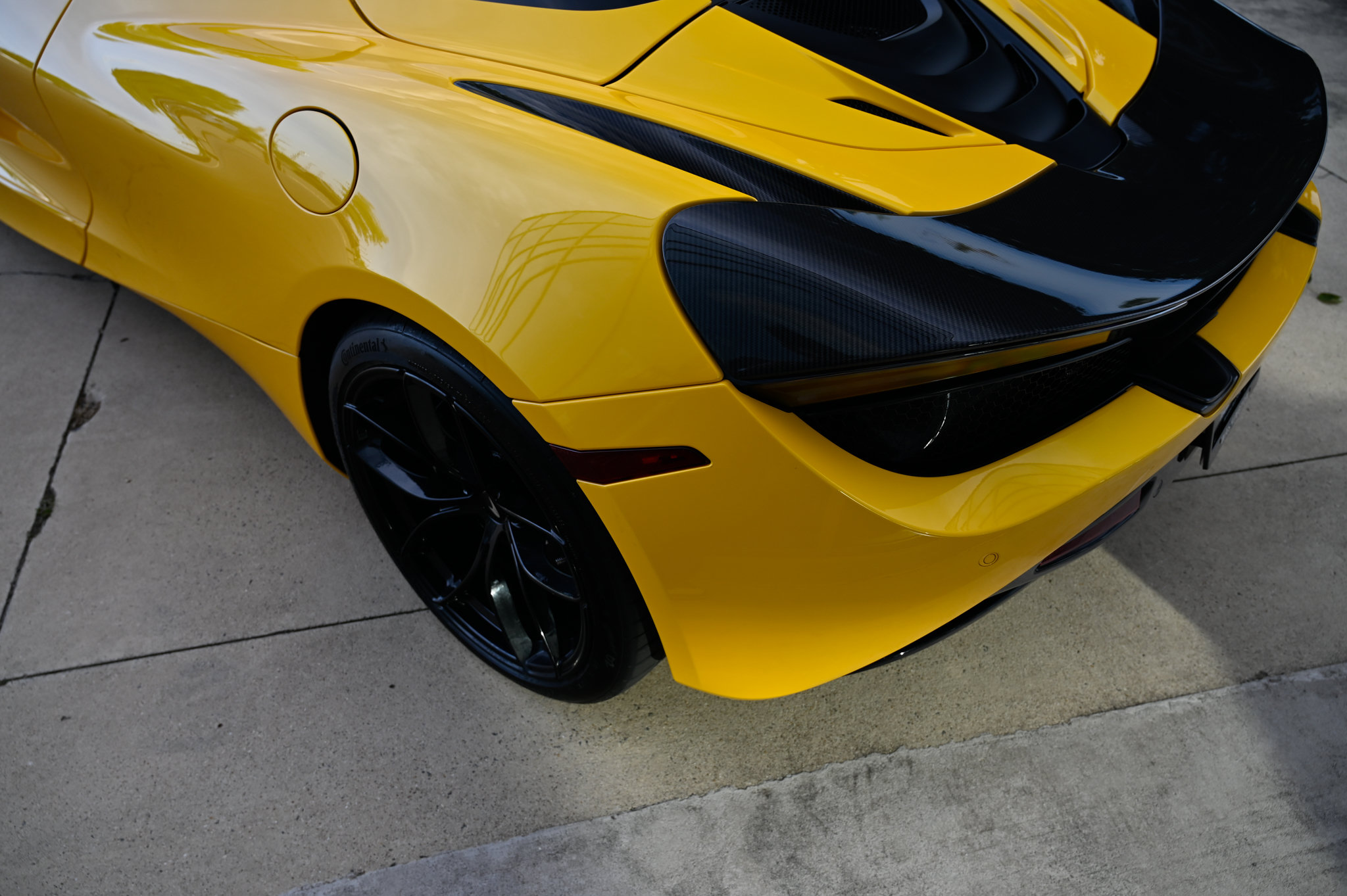 Used 2020 McLaren 720S Performance RWD image 6