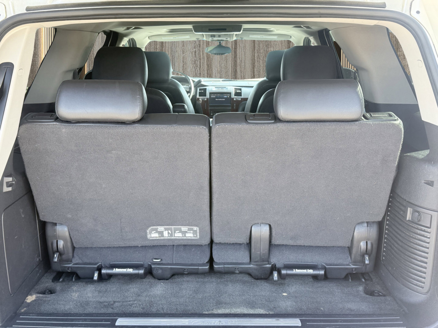 Used 2012 Cadillac Escalade Luxury RWD image 14