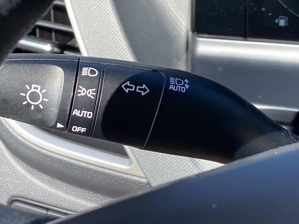 Used 2024 Kia Seltos LX AWD/4WD image 18