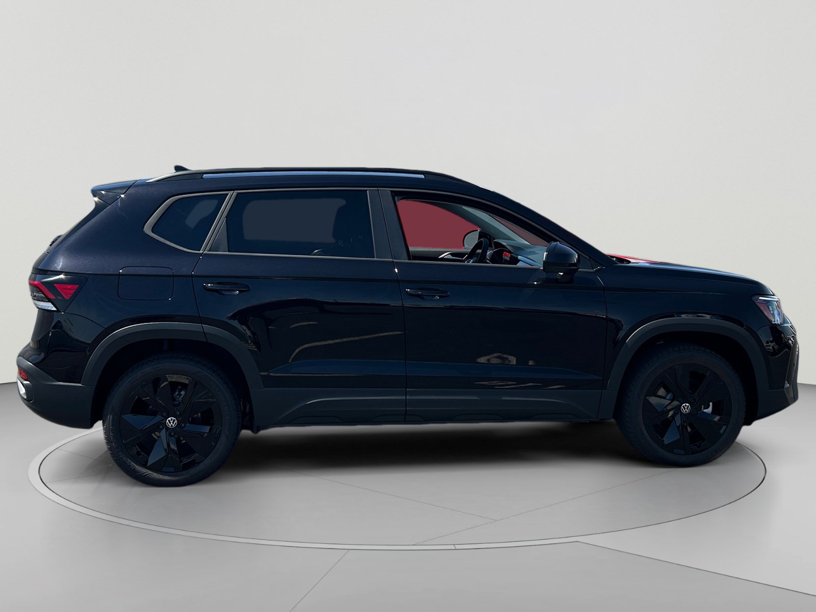 New 2026 Volkswagen Taos SE FWD image 6
