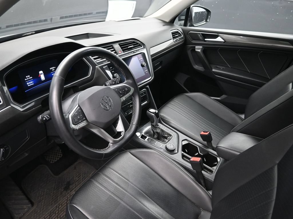 Used 2022 Volkswagen Tiguan SE AWD/4WD image 19