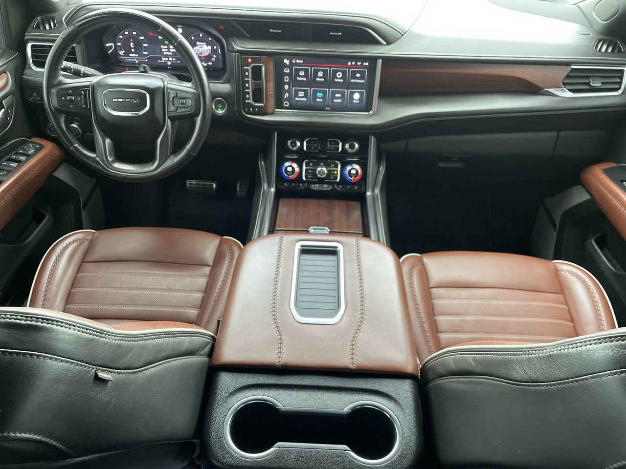 Used 2023 GMC Yukon Denali Ultimate w/ LPO, Floor Liner Package image 14