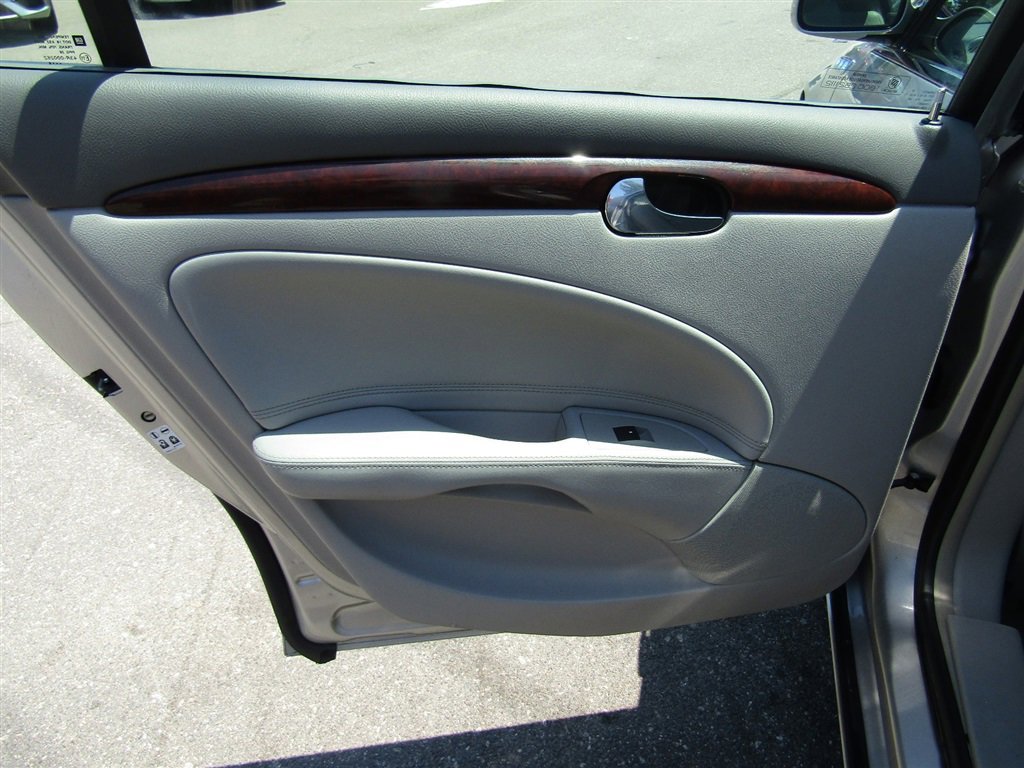 Used 2006 Buick Lucerne CXL w/ Luxury Package FWD image 20