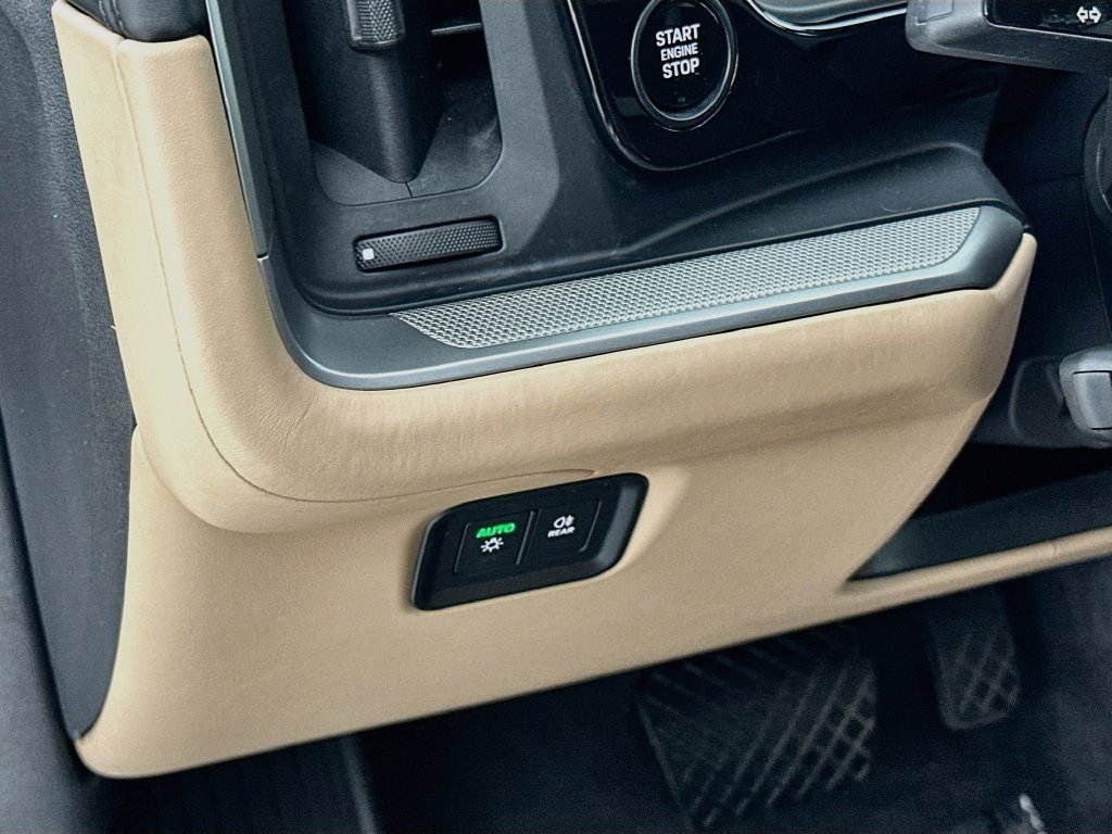 Certified 2024 Porsche Cayenne Coupe AWD/4WD image 11
