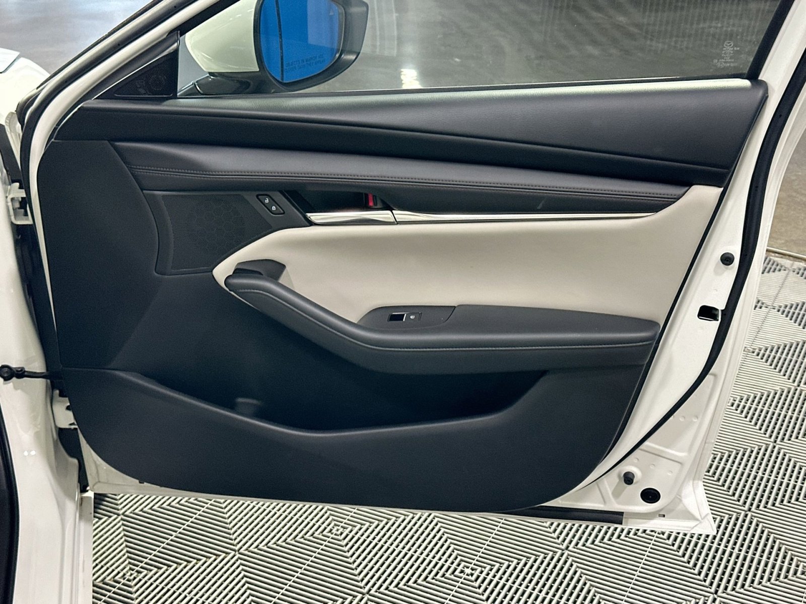 Used 2021 MAZDA MAZDA3 s image 37