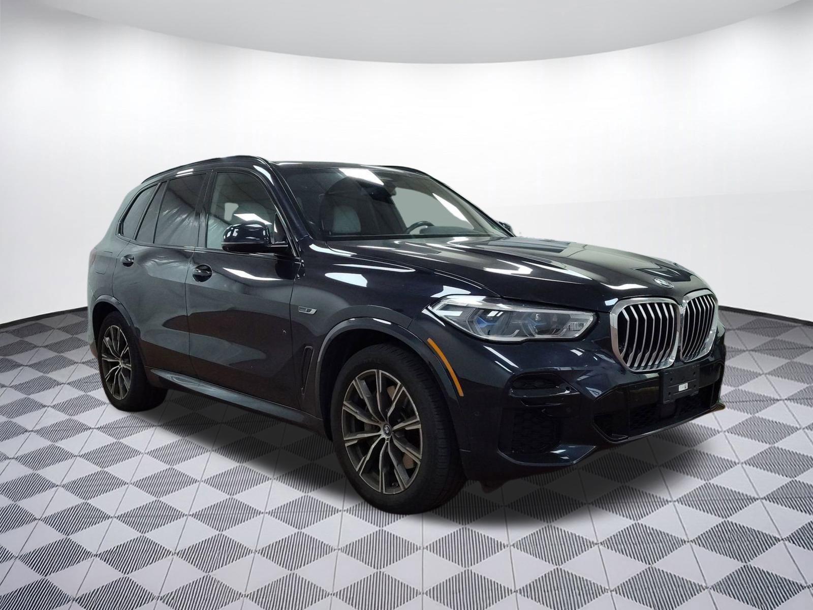 Certified 2023 BMW X5 xDrive45e w/ Executive Package image 6