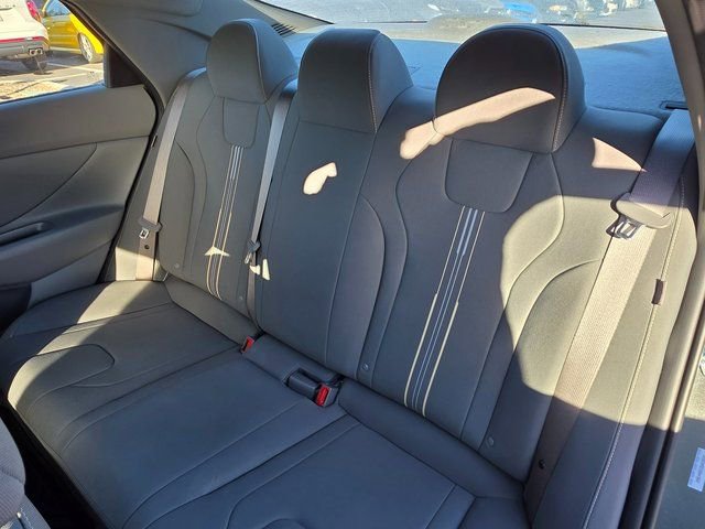 Certified 2025 Hyundai Elantra Sport image 12