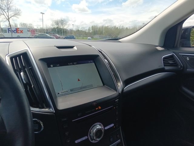 Used 2019 Ford Edge Titanium w/ Equipment Group 301A AWD/4WD image 10
