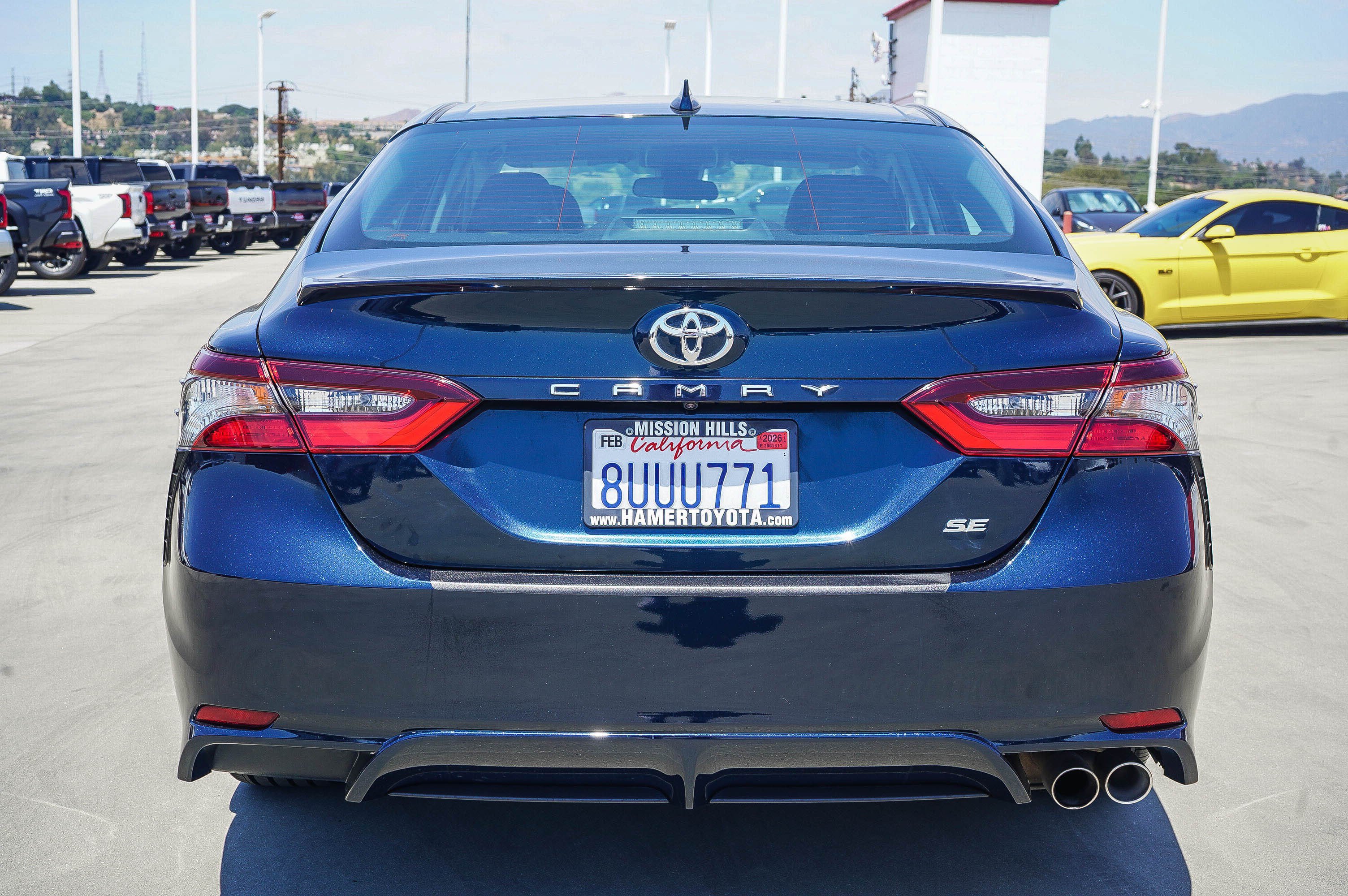 Used 2021 Toyota Camry SE w/ Carpet Mat Package (TMS) FWD image 6