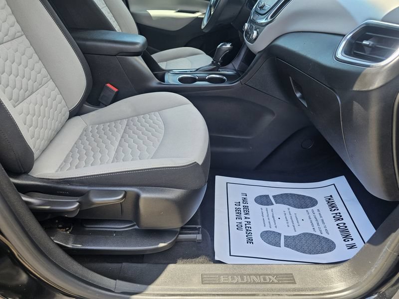 Used 2020 Chevrolet Equinox LS w/ LS Convenience Package FWD image 17