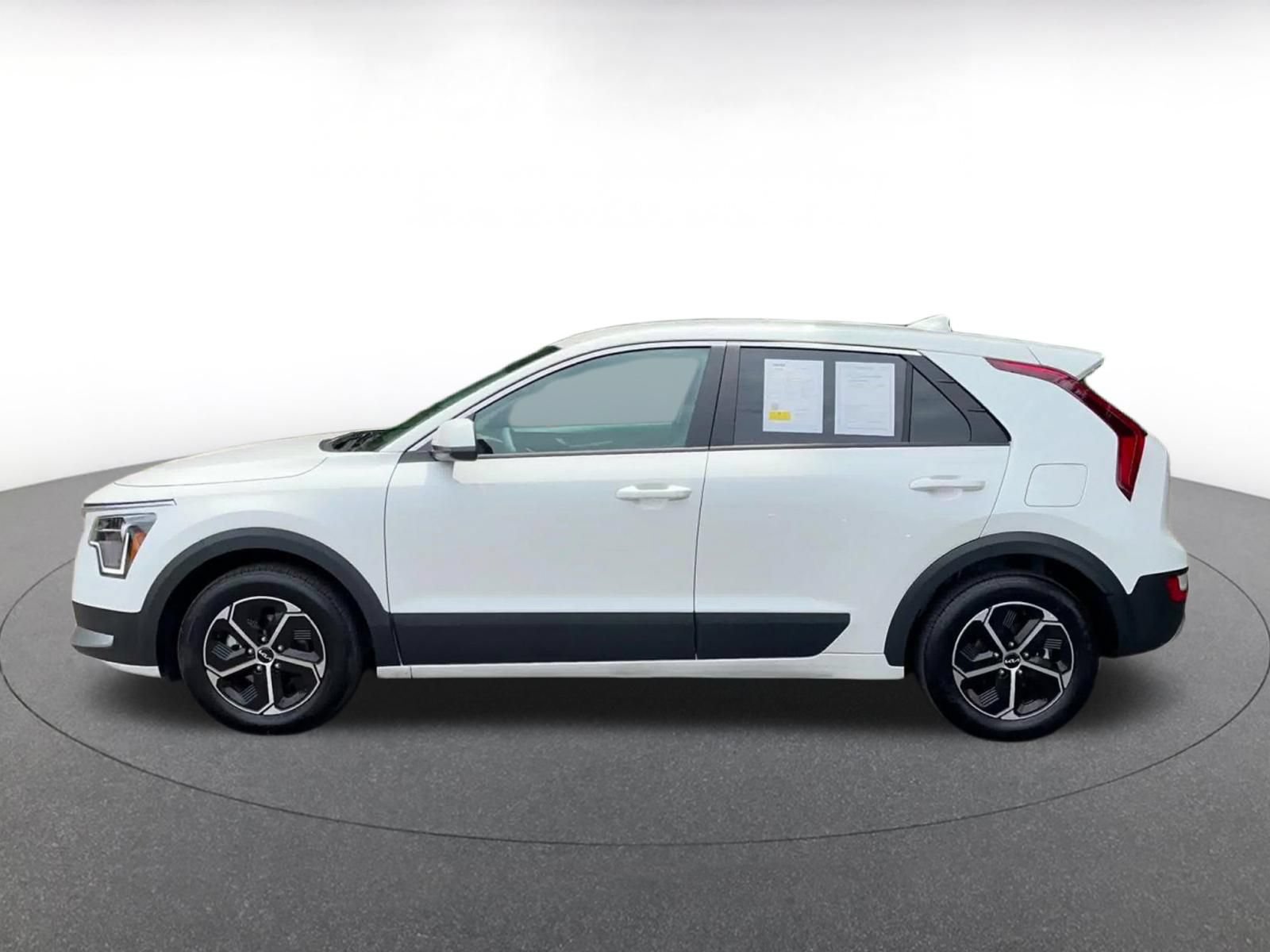 Used 2026 Kia Niro LX FWD image 9