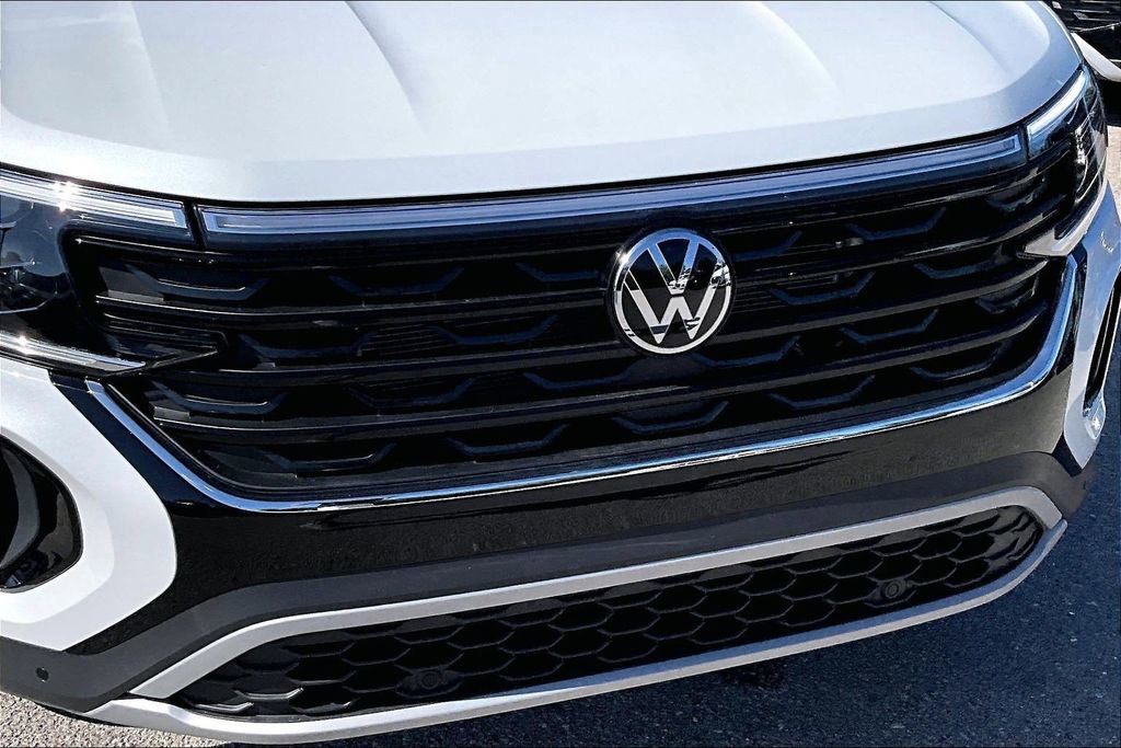 New 2026 Volkswagen Atlas Cross Sport SE FWD image 11