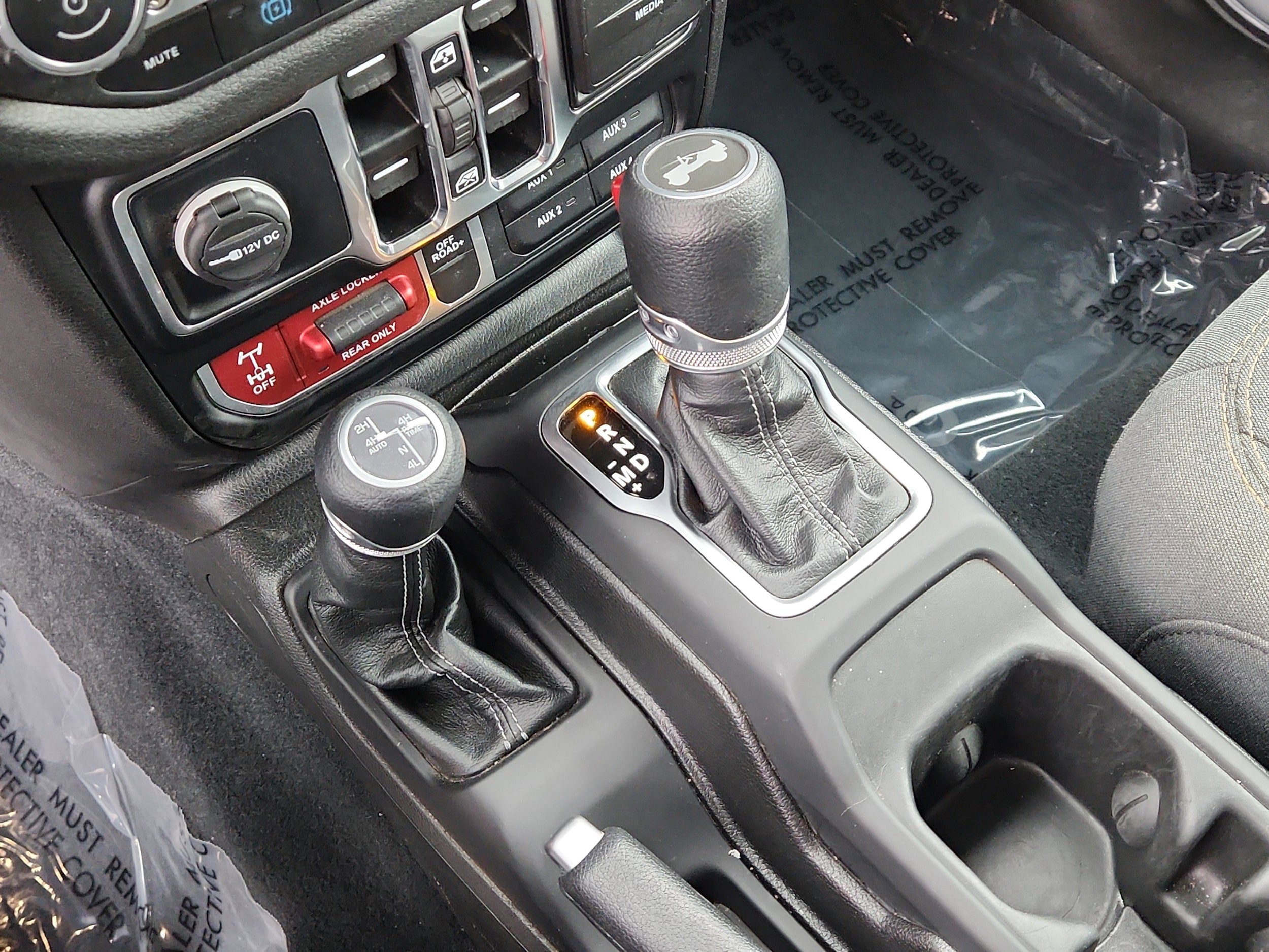 Used 2024 Jeep Wrangler Unlimited AWD/4WD image 25