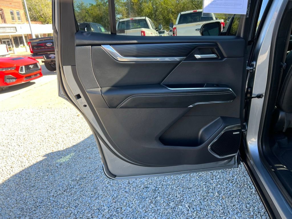 Used 2024 GMC Acadia Elevation w/ Luxury Package image 15