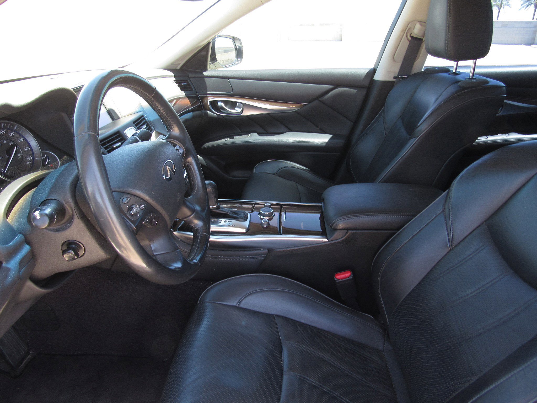 Used 2016 INFINITI Q70 L 3.7 w/ Deluxe Touring Package image 14