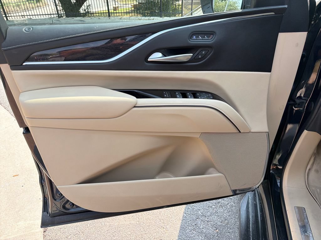 Certified 2023 Cadillac Escalade Premium Luxury AWD/4WD image 22