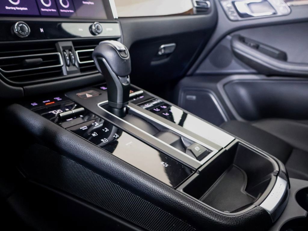 Certified 2022 Porsche Macan w/ Premium Package Plus image 20