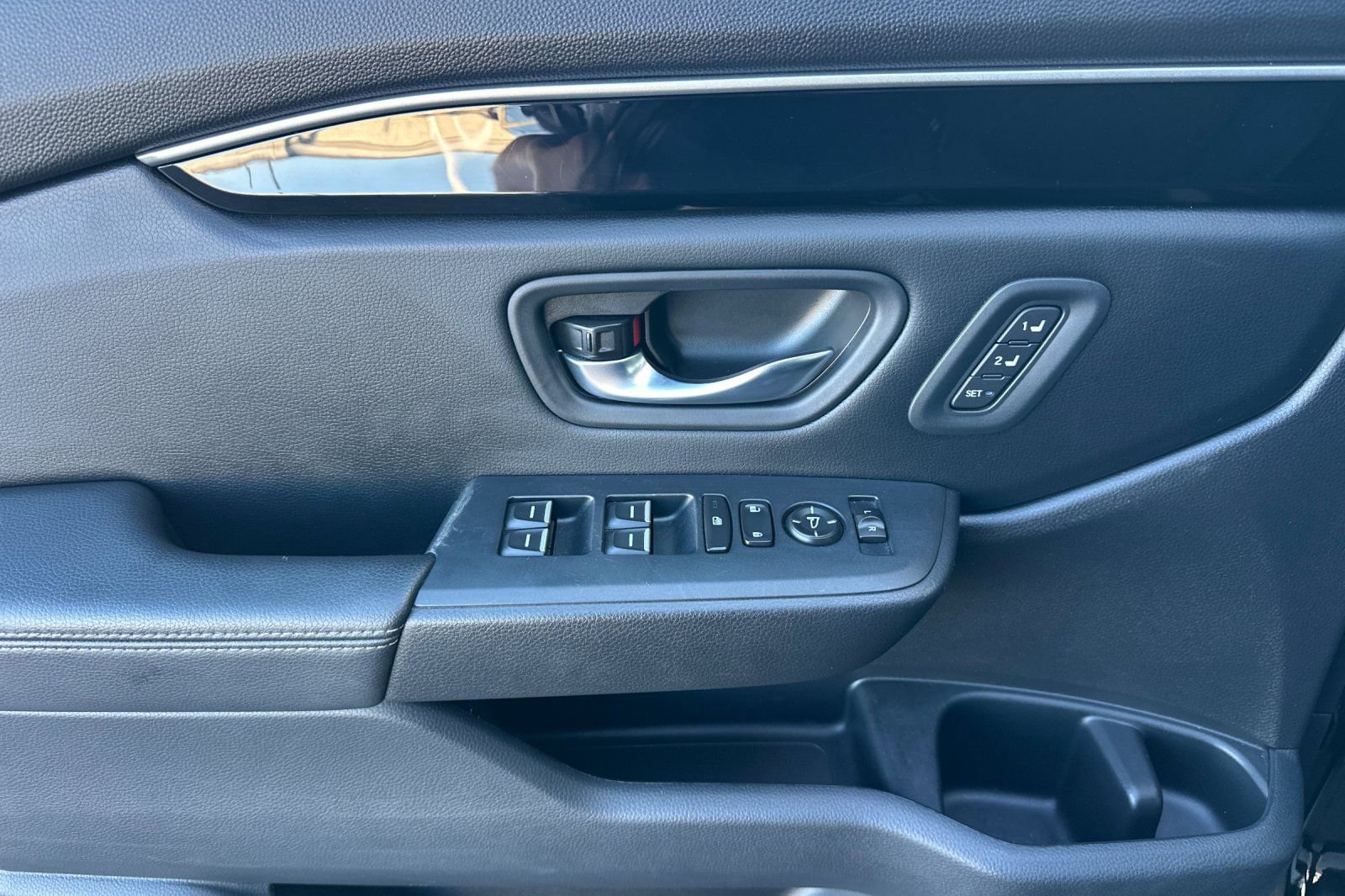 Used 2025 Honda Pilot EX-L image 10