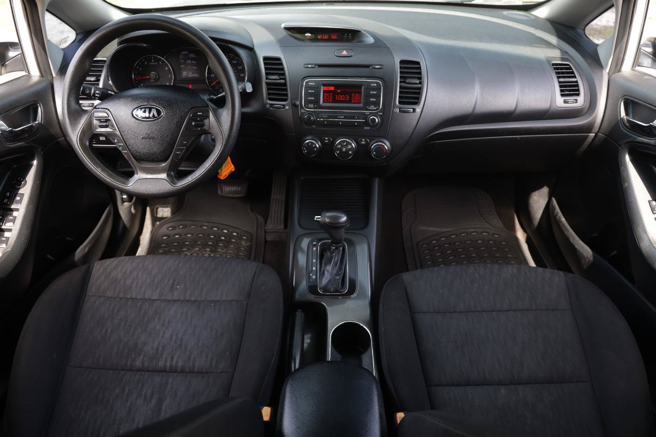 Used 2016 Kia Forte LX FWD image 2