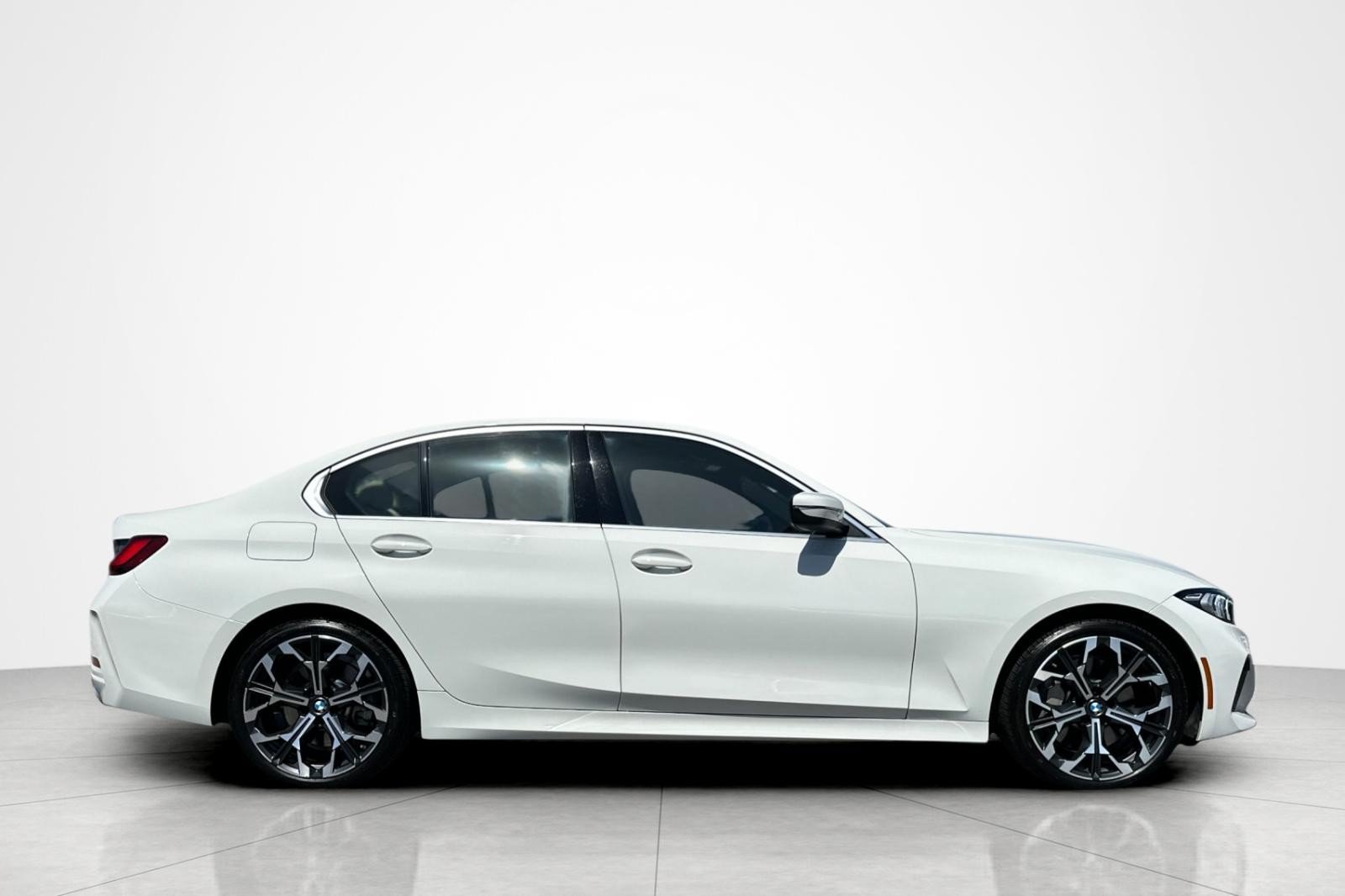 Used 2026 BMW 330i Sedan w/ Premium Package RWD image 6