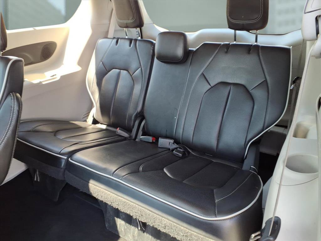 Used 2023 Chrysler Pacifica Limited FWD image 20
