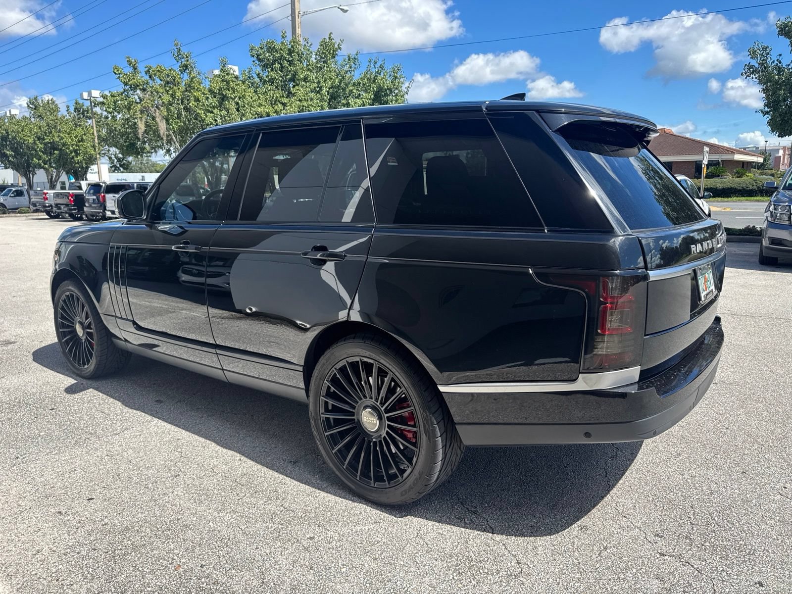 Used 2017 Land Rover Range Rover Supercharged AWD/4WD image 4
