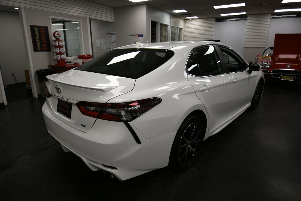 Used 2024 Toyota Camry SE image 7