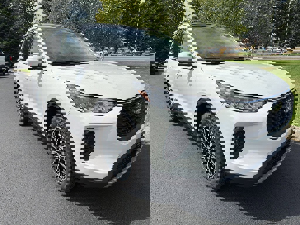 New 2025 Ford Escape SE