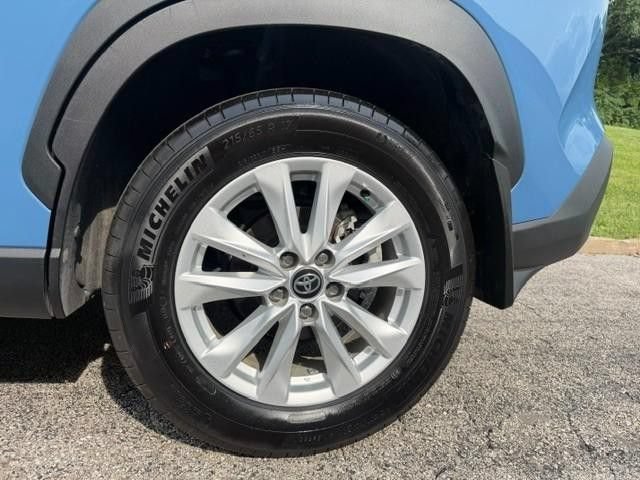 Certified 2026 Toyota Corolla Cross LE FWD image 4
